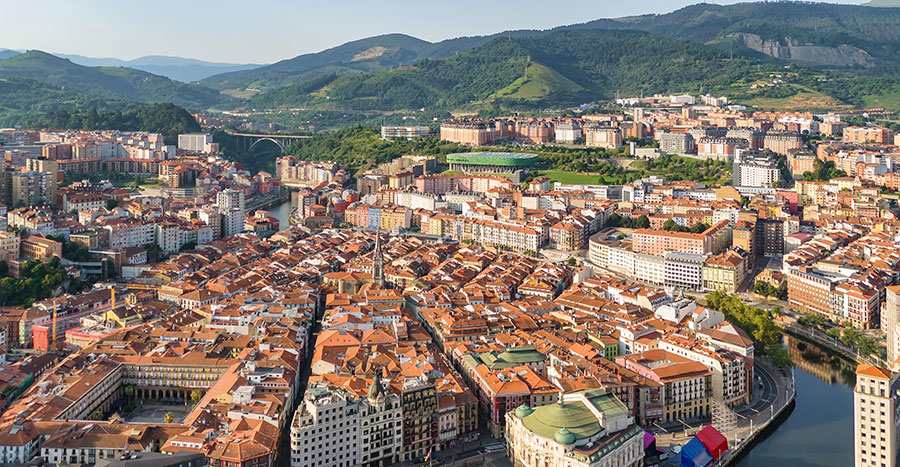 The number of foreign nationals with residence permits in Spain continues to rise